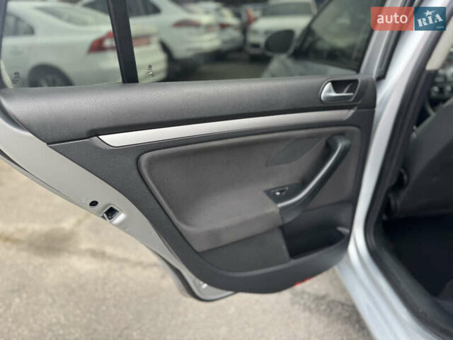 Серый Фольксваген Гольф, объемом двигателя 1.6 л и пробегом 282 тыс. км за 6900 $, фото 17 на Automoto.ua