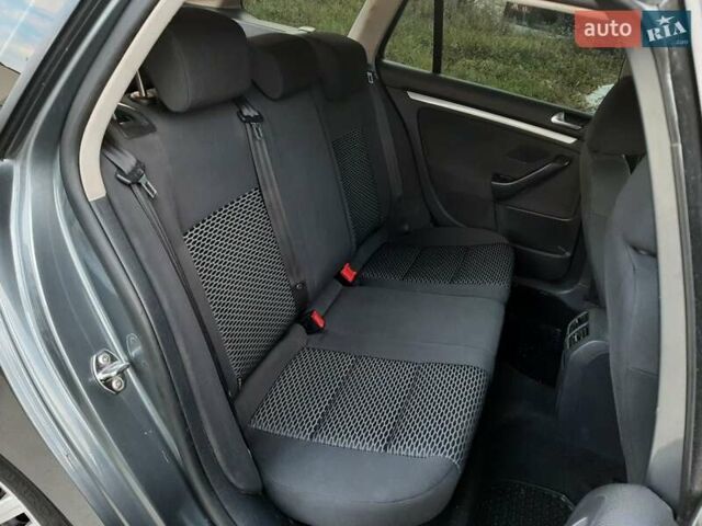 Сірий Фольксваген Гольф, об'ємом двигуна 1.6 л та пробігом 360 тис. км за 6499 $, фото 30 на Automoto.ua