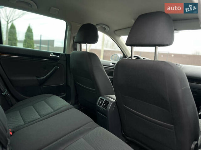 Сірий Фольксваген Гольф, об'ємом двигуна 1.39 л та пробігом 214 тис. км за 7500 $, фото 39 на Automoto.ua