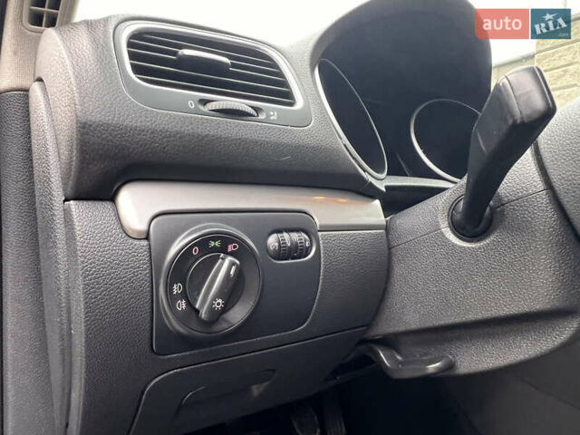 Сірий Фольксваген Гольф, об'ємом двигуна 1.39 л та пробігом 180 тис. км за 5999 $, фото 27 на Automoto.ua