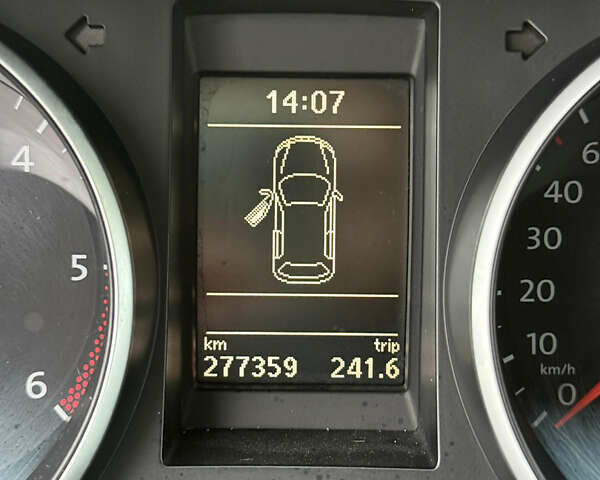 Серый Фольксваген Гольф, объемом двигателя 2 л и пробегом 277 тыс. км за 8350 $, фото 26 на Automoto.ua