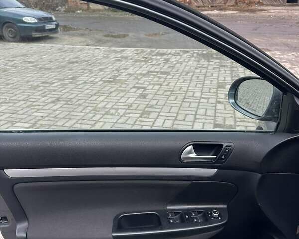 Серый Фольксваген Гольф, объемом двигателя 1.4 л и пробегом 190 тыс. км за 7800 $, фото 11 на Automoto.ua