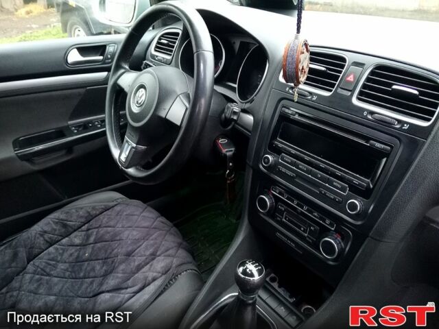 Серый Фольксваген Гольф, объемом двигателя 1.6 л и пробегом 300 тыс. км за 6800 $, фото 1 на Automoto.ua