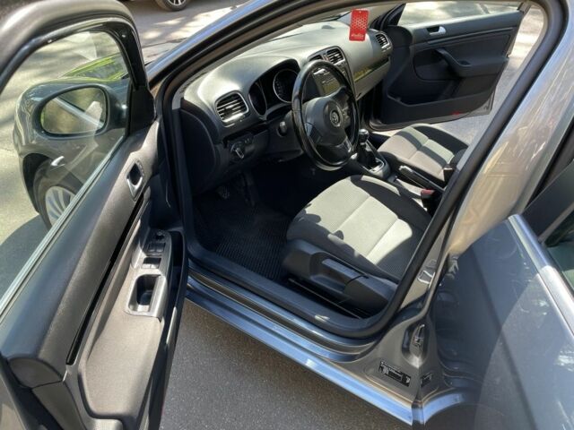 Сірий Фольксваген Гольф, об'ємом двигуна 1.4 л та пробігом 228 тис. км за 7400 $, фото 4 на Automoto.ua