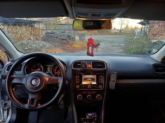 Серый Фольксваген Гольф, объемом двигателя 1.6 л и пробегом 330 тыс. км за 6500 $, фото 6 на Automoto.ua