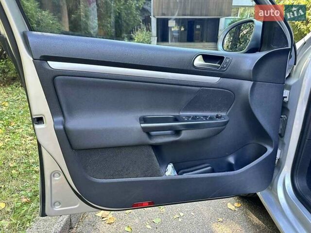 Сірий Фольксваген Гольф, об'ємом двигуна 1.6 л та пробігом 285 тис. км за 6999 $, фото 21 на Automoto.ua