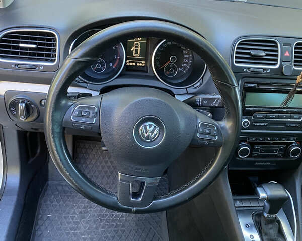 Серый Фольксваген Гольф, объемом двигателя 1.39 л и пробегом 235 тыс. км за 8500 $, фото 17 на Automoto.ua