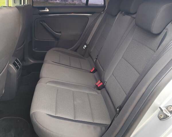 Сірий Фольксваген Гольф, об'ємом двигуна 1.4 л та пробігом 186 тис. км за 7300 $, фото 40 на Automoto.ua