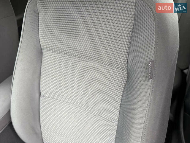 Серый Фольксваген Гольф, объемом двигателя 1.6 л и пробегом 298 тыс. км за 6550 $, фото 42 на Automoto.ua