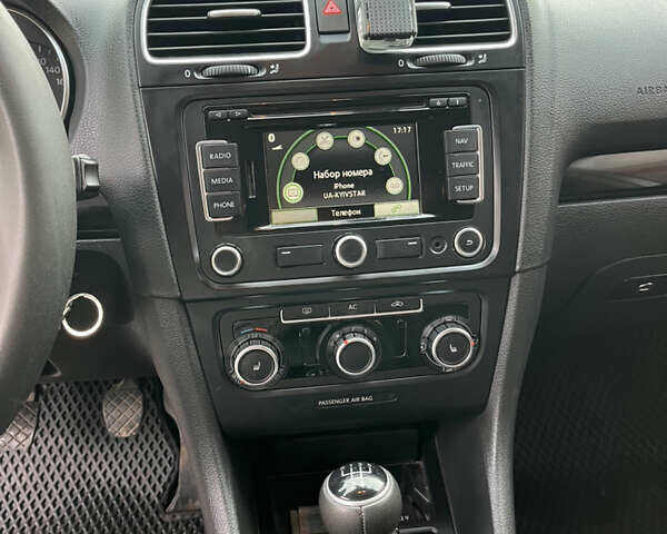 Сірий Фольксваген Гольф, об'ємом двигуна 1.6 л та пробігом 315 тис. км за 8000 $, фото 8 на Automoto.ua