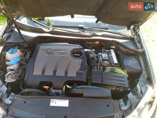 Серый Фольксваген Гольф, объемом двигателя 1.6 л и пробегом 204 тыс. км за 7500 $, фото 6 на Automoto.ua
