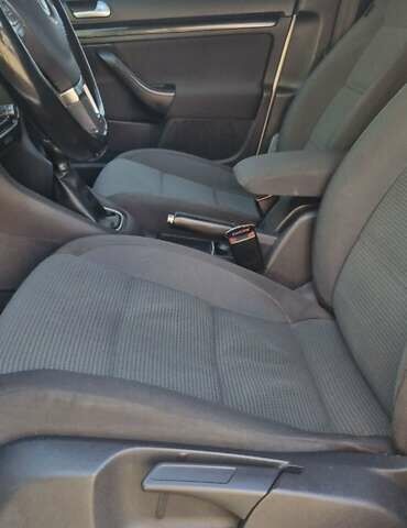 Серый Фольксваген Гольф, объемом двигателя 1.6 л и пробегом 285 тыс. км за 7000 $, фото 1 на Automoto.ua