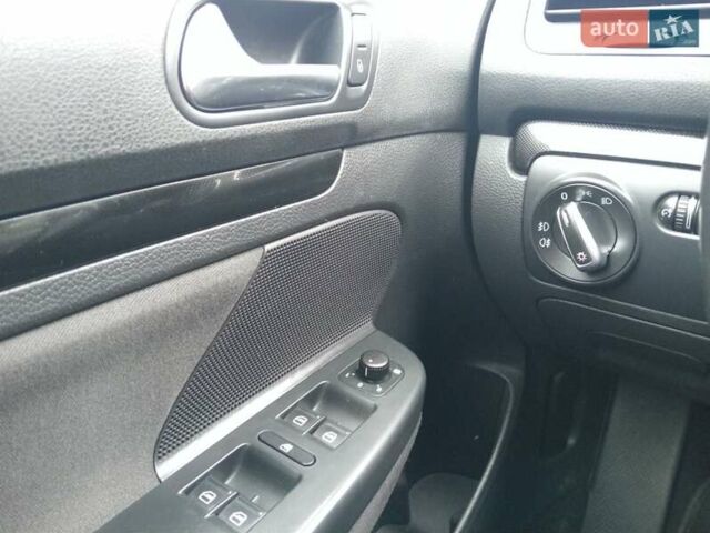 Серый Фольксваген Гольф, объемом двигателя 1.6 л и пробегом 235 тыс. км за 7500 $, фото 8 на Automoto.ua