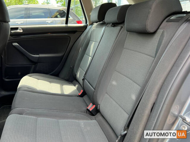 Сірий Фольксваген Гольф, об'ємом двигуна 1.6 л та пробігом 255 тис. км за 7999 $, фото 19 на Automoto.ua