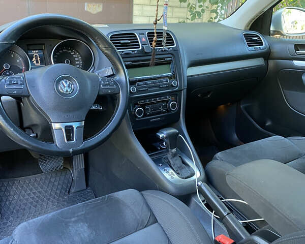 Серый Фольксваген Гольф, объемом двигателя 1.39 л и пробегом 235 тыс. км за 8500 $, фото 22 на Automoto.ua