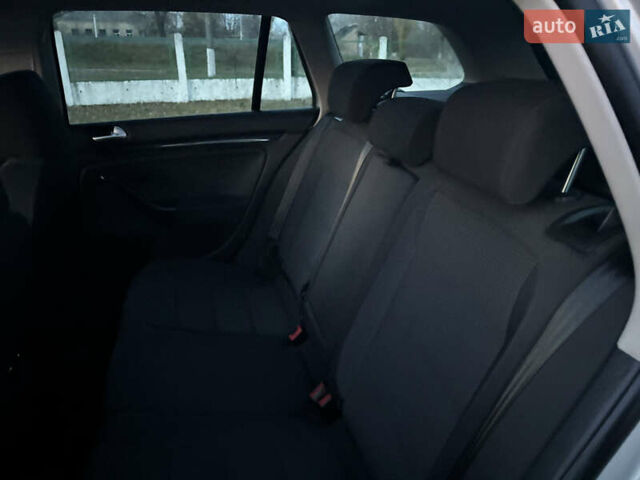 Серый Фольксваген Гольф, объемом двигателя 1.39 л и пробегом 238 тыс. км за 7900 $, фото 11 на Automoto.ua