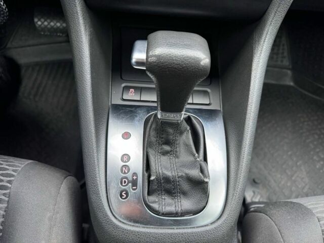 Серый Фольксваген Гольф, объемом двигателя 1.6 л и пробегом 202 тыс. км за 7500 $, фото 18 на Automoto.ua