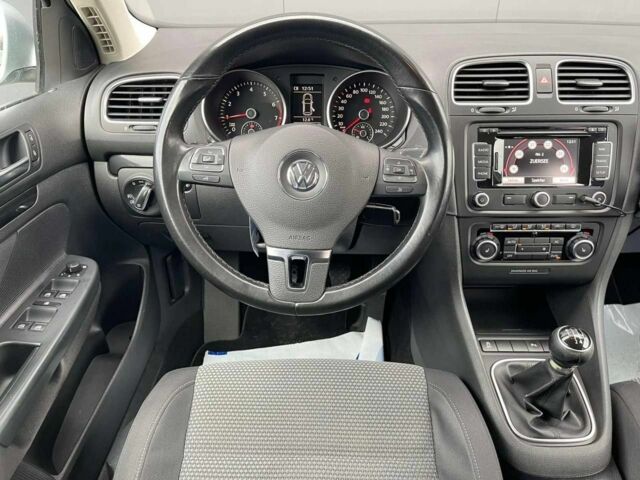 Серый Фольксваген Гольф, объемом двигателя 0 л и пробегом 227 тыс. км за 8250 $, фото 5 на Automoto.ua