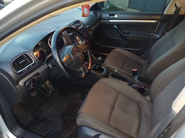 Серый Фольксваген Гольф, объемом двигателя 1.6 л и пробегом 330 тыс. км за 6500 $, фото 8 на Automoto.ua