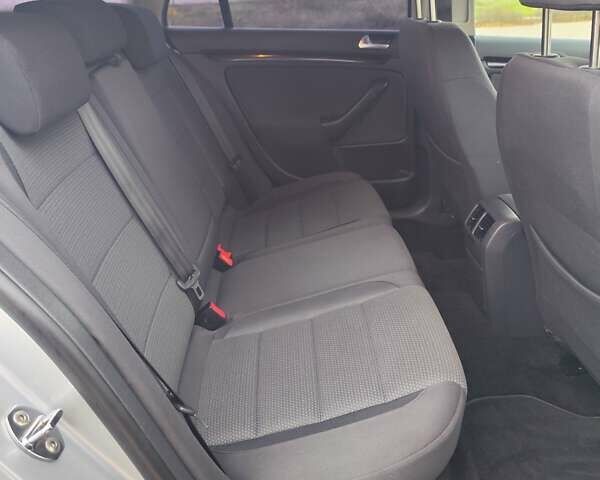 Сірий Фольксваген Гольф, об'ємом двигуна 1.4 л та пробігом 186 тис. км за 7300 $, фото 48 на Automoto.ua