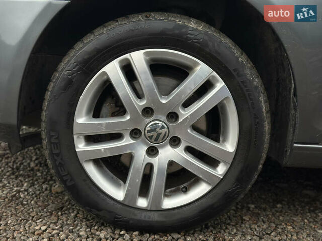 Сірий Фольксваген Гольф, об'ємом двигуна 1.39 л та пробігом 214 тис. км за 7500 $, фото 55 на Automoto.ua