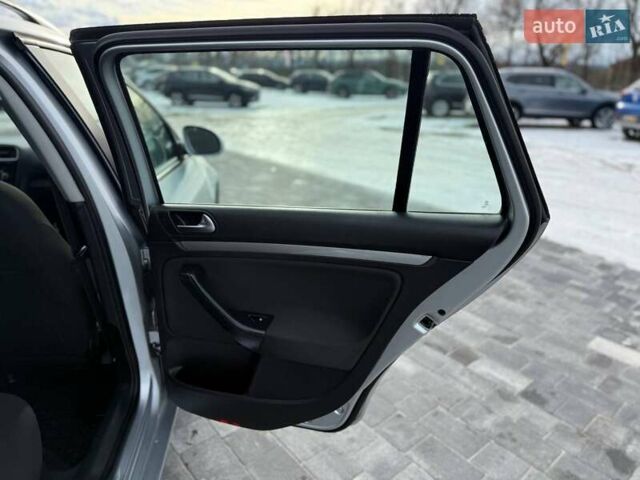 Сірий Фольксваген Гольф, об'ємом двигуна 1.6 л та пробігом 240 тис. км за 7799 $, фото 20 на Automoto.ua