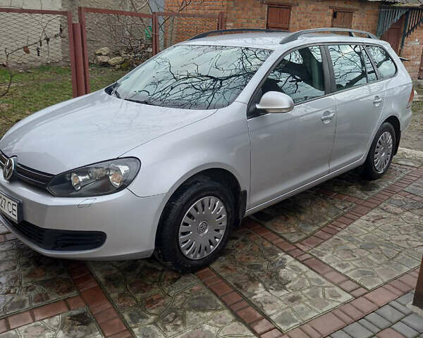 Серый Фольксваген Гольф, объемом двигателя 1.6 л и пробегом 240 тыс. км за 7300 $, фото 2 на Automoto.ua