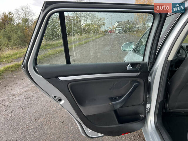 Сірий Фольксваген Гольф, об'ємом двигуна 1.6 л та пробігом 213 тис. км за 7100 $, фото 46 на Automoto.ua