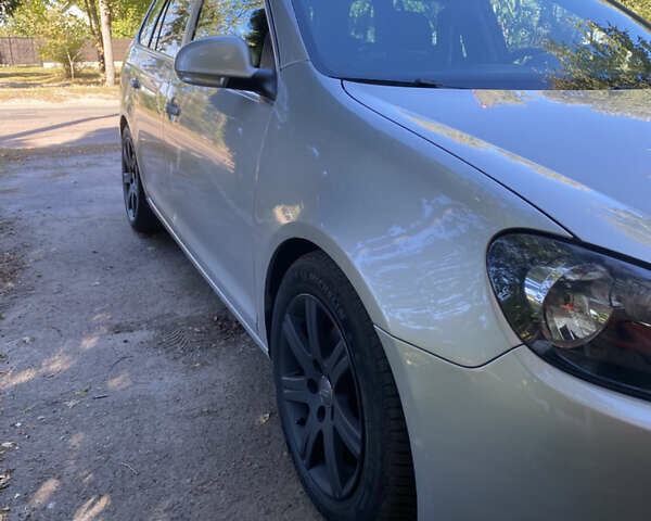 Серый Фольксваген Гольф, объемом двигателя 1.39 л и пробегом 235 тыс. км за 8500 $, фото 3 на Automoto.ua