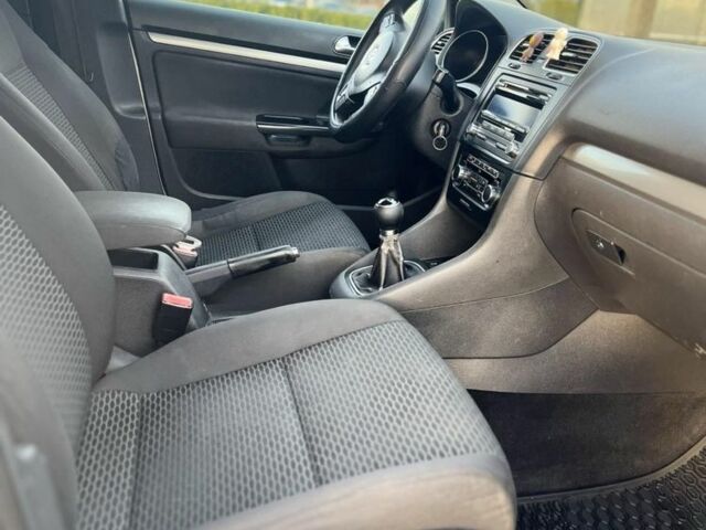 Серый Фольксваген Гольф, объемом двигателя 1.6 л и пробегом 280 тыс. км за 6900 $, фото 5 на Automoto.ua