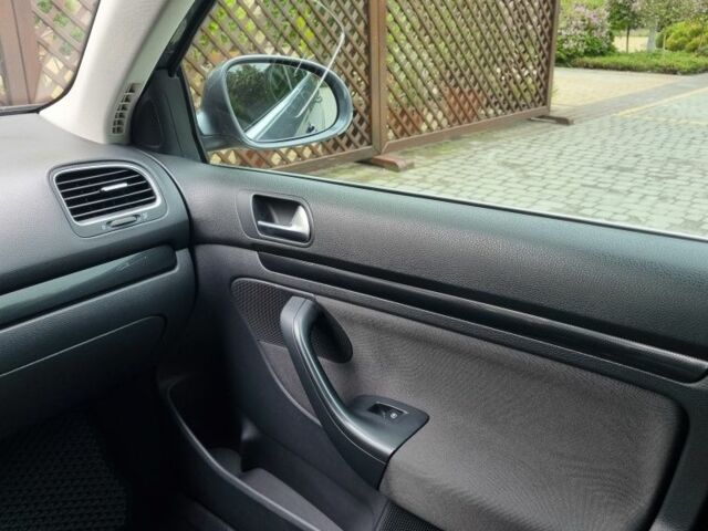 Серый Фольксваген Гольф, объемом двигателя 1.4 л и пробегом 240 тыс. км за 7900 $, фото 9 на Automoto.ua