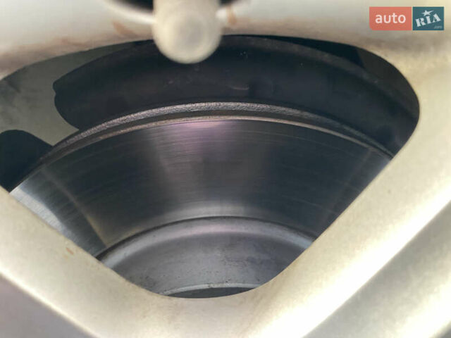 Серый Фольксваген Гольф, объемом двигателя 1.6 л и пробегом 217 тыс. км за 8800 $, фото 23 на Automoto.ua