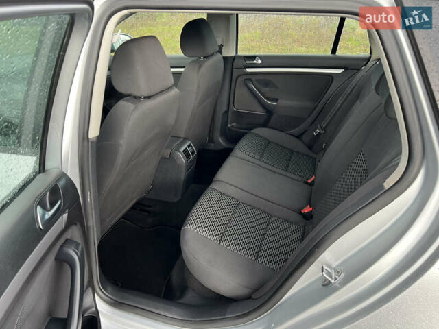Сірий Фольксваген Гольф, об'ємом двигуна 1.6 л та пробігом 213 тис. км за 7100 $, фото 44 на Automoto.ua