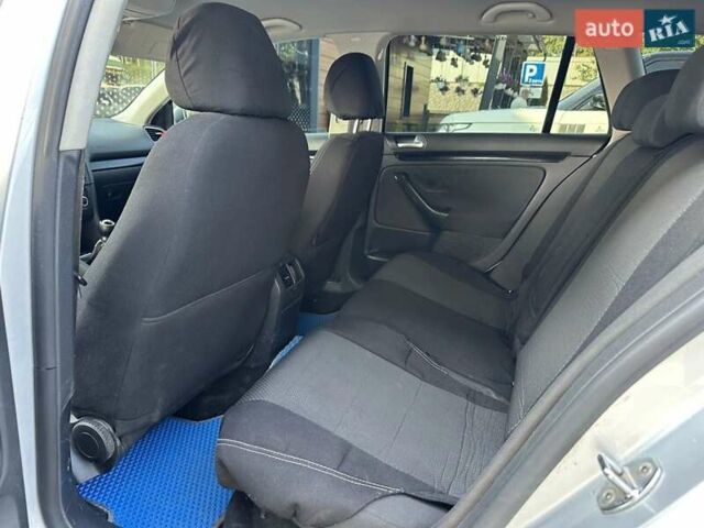 Серый Фольксваген Гольф, объемом двигателя 1.6 л и пробегом 280 тыс. км за 6900 $, фото 11 на Automoto.ua