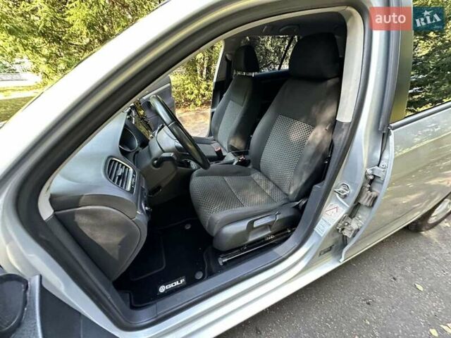 Серый Фольксваген Гольф, объемом двигателя 1.6 л и пробегом 285 тыс. км за 6850 $, фото 22 на Automoto.ua