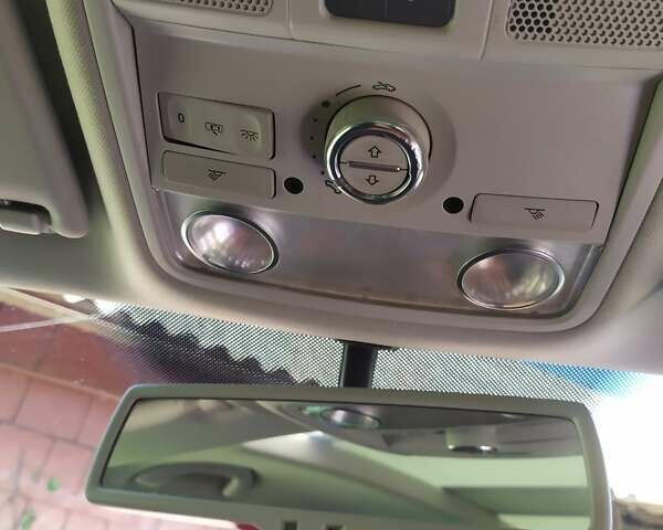 Серый Фольксваген Гольф, объемом двигателя 1.6 л и пробегом 204 тыс. км за 7500 $, фото 12 на Automoto.ua