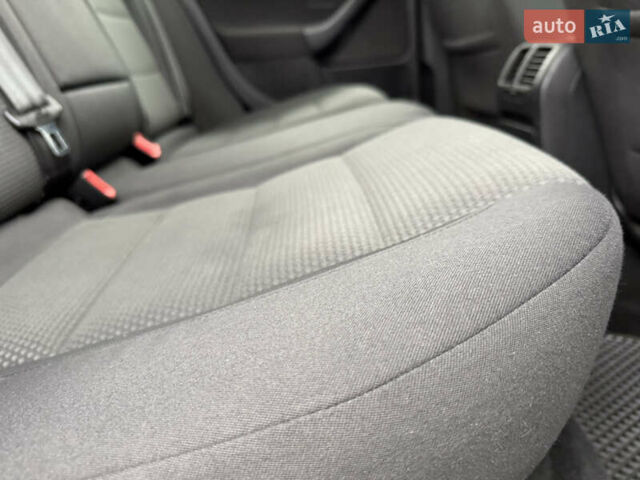 Серый Фольксваген Гольф, объемом двигателя 1.6 л и пробегом 298 тыс. км за 6550 $, фото 53 на Automoto.ua