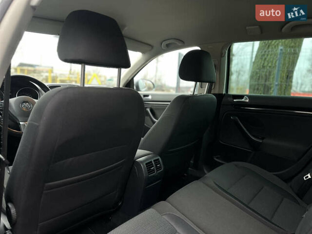 Сірий Фольксваген Гольф, об'ємом двигуна 1.39 л та пробігом 214 тис. км за 7500 $, фото 34 на Automoto.ua