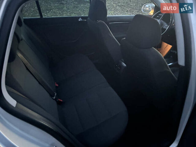 Серый Фольксваген Гольф, объемом двигателя 1.39 л и пробегом 238 тыс. км за 7900 $, фото 12 на Automoto.ua
