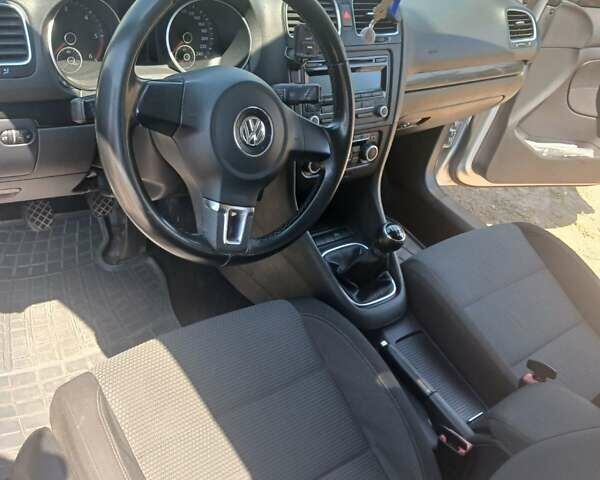 Серый Фольксваген Гольф, объемом двигателя 1.6 л и пробегом 213 тыс. км за 7800 $, фото 2 на Automoto.ua