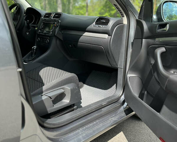 Сірий Фольксваген Гольф, об'ємом двигуна 1.6 л та пробігом 307 тис. км за 8700 $, фото 43 на Automoto.ua