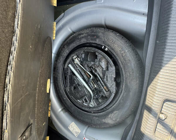 Серый Фольксваген Гольф, объемом двигателя 1.6 л и пробегом 202 тыс. км за 9000 $, фото 12 на Automoto.ua