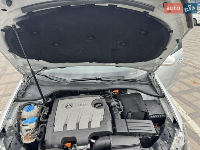 Сірий Фольксваген Гольф, об'ємом двигуна 1.6 л та пробігом 263 тис. км за 8490 $, фото 12 на Automoto.ua