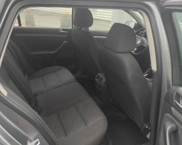 Серый Фольксваген Гольф, объемом двигателя 1.6 л и пробегом 300 тыс. км за 7499 $, фото 11 на Automoto.ua