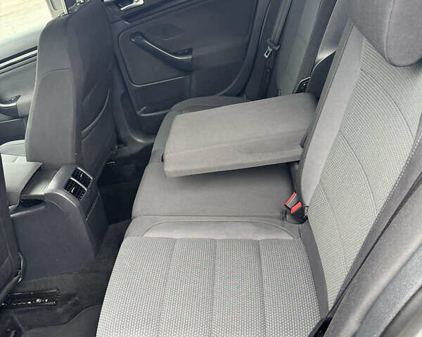 Сірий Фольксваген Гольф, об'ємом двигуна 1.6 л та пробігом 263 тис. км за 8490 $, фото 8 на Automoto.ua