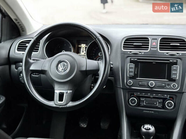 Серый Фольксваген Гольф, объемом двигателя 1.6 л и пробегом 248 тыс. км за 8099 $, фото 38 на Automoto.ua