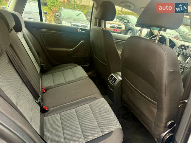 Сірий Фольксваген Гольф, об'ємом двигуна 1.6 л та пробігом 217 тис. км за 7699 $, фото 20 на Automoto.ua