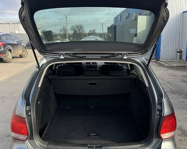 Серый Фольксваген Гольф, объемом двигателя 1.6 л и пробегом 276 тыс. км за 7600 $, фото 11 на Automoto.ua