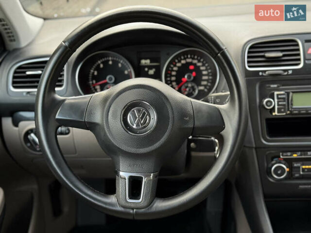 Серый Фольксваген Гольф, объемом двигателя 1.39 л и пробегом 251 тыс. км за 6800 $, фото 21 на Automoto.ua