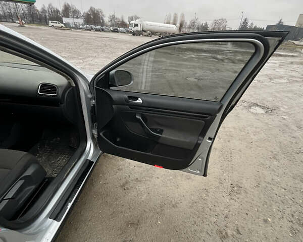 Сірий Фольксваген Гольф, об'ємом двигуна 1.6 л та пробігом 280 тис. км за 5500 $, фото 23 на Automoto.ua